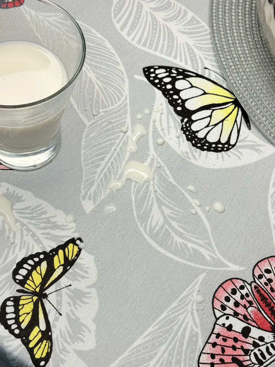 Скатертина Ecotton DUCK 170х150 см водовідштовхувальна сіра 5725-13 Метелики