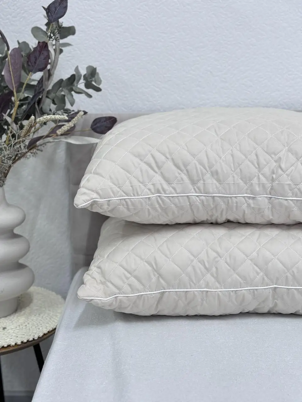 Подушка Ecotton 50х70 см антиалергенна із мікрофібри бежева Beige