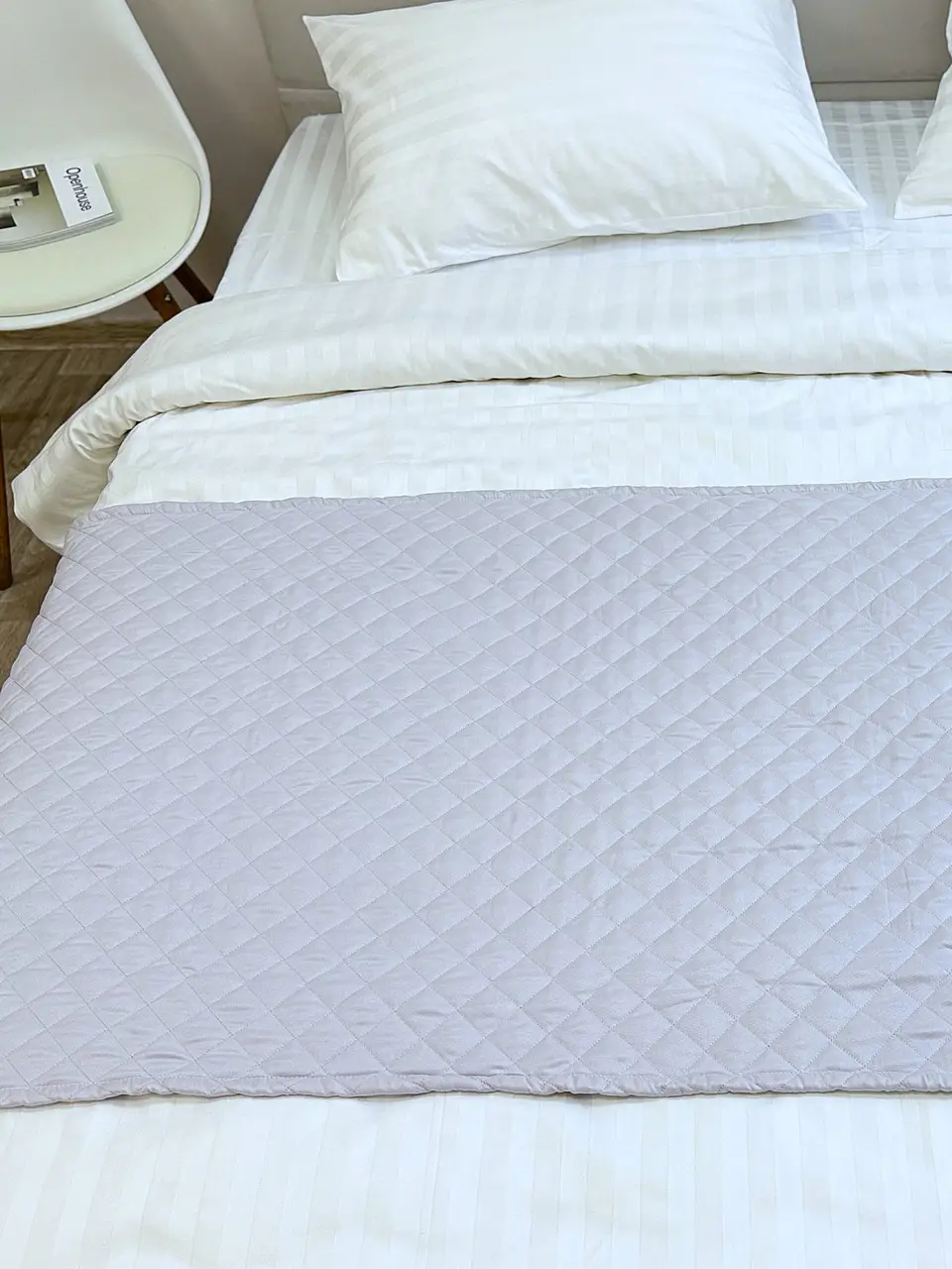 Покривало-доріжка на ліжко Ecotton 70х230 см Саші антиалергенна двостороння світло-сіра Light Grey