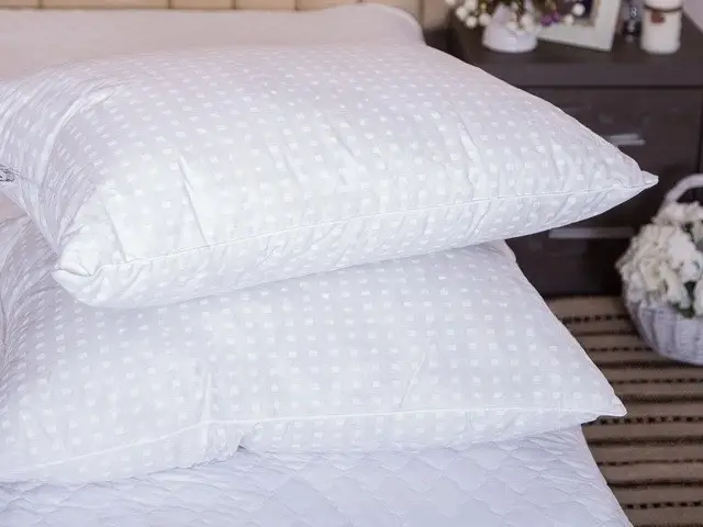 Подушка Ecotton 40х60 см пухово-перова пух 10% білий 30-0481 White